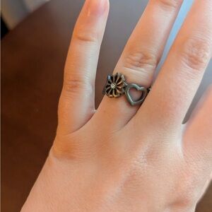 Floral and Heart Ring Set in Black and Gold